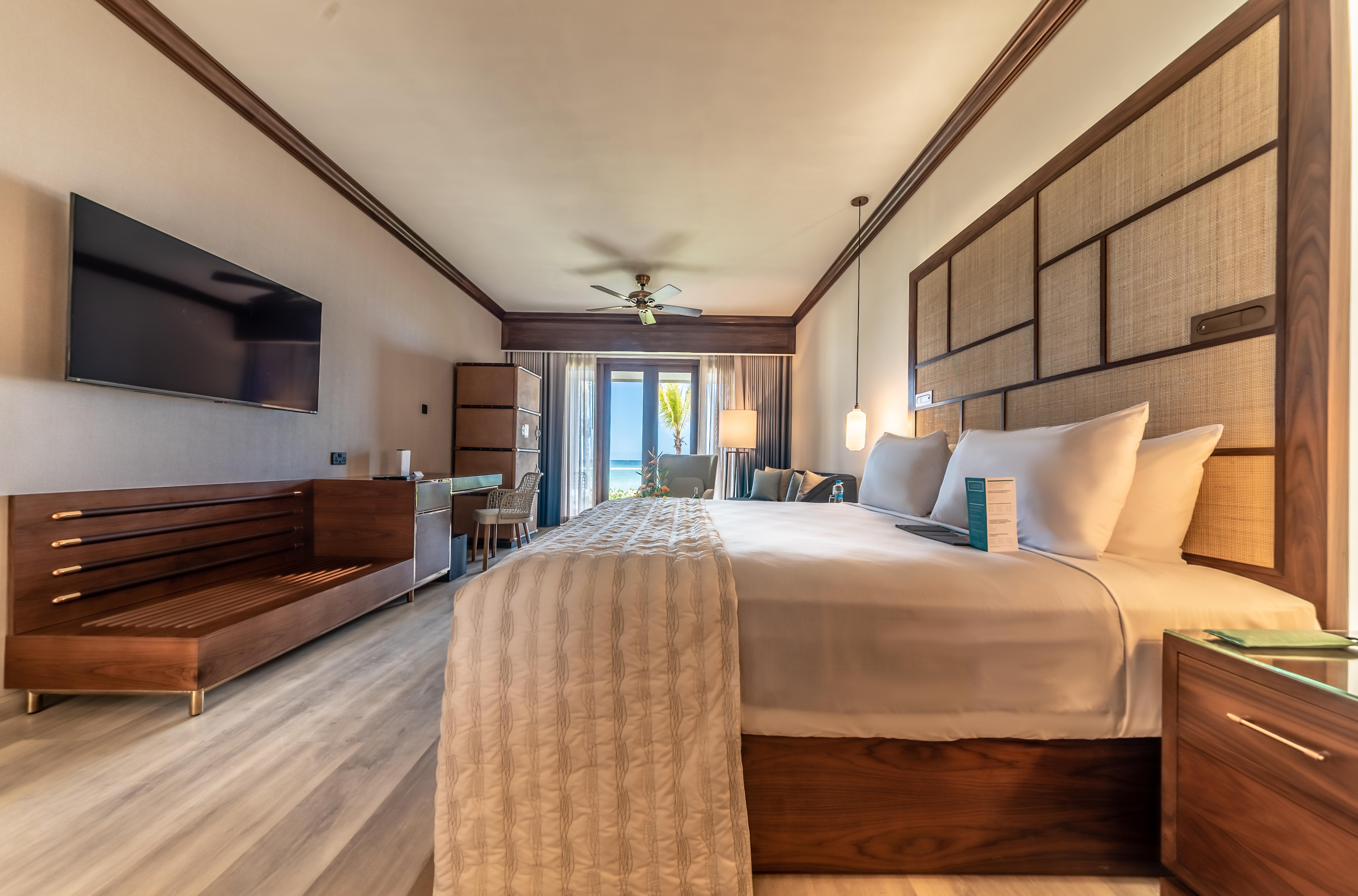 Le Meridien Ile Maurice Pointe aux Piments Εξωτερικό φωτογραφία A guest room at the Hilton Maldives Iru Veli