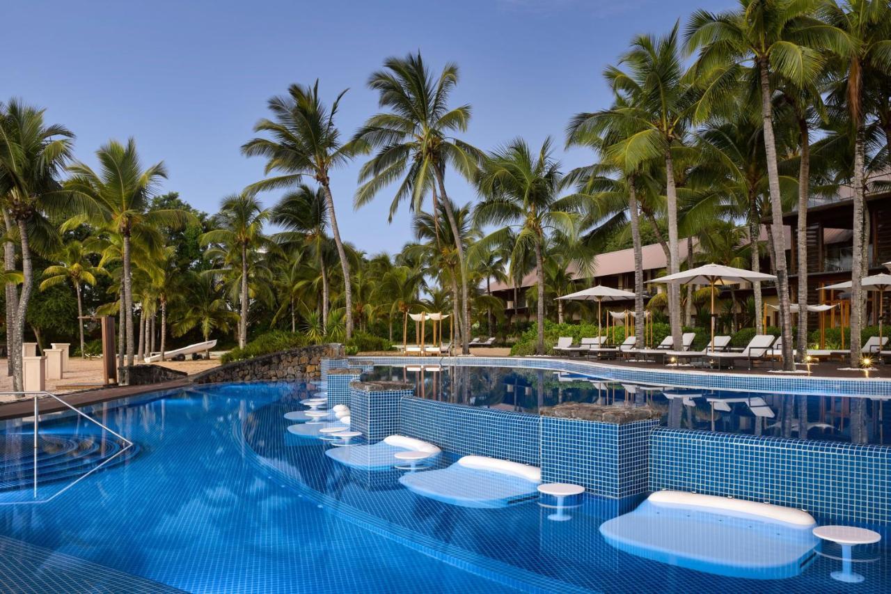 Le Meridien Ile Maurice Pointe aux Piments Εξωτερικό φωτογραφία The swimming pool at the resort