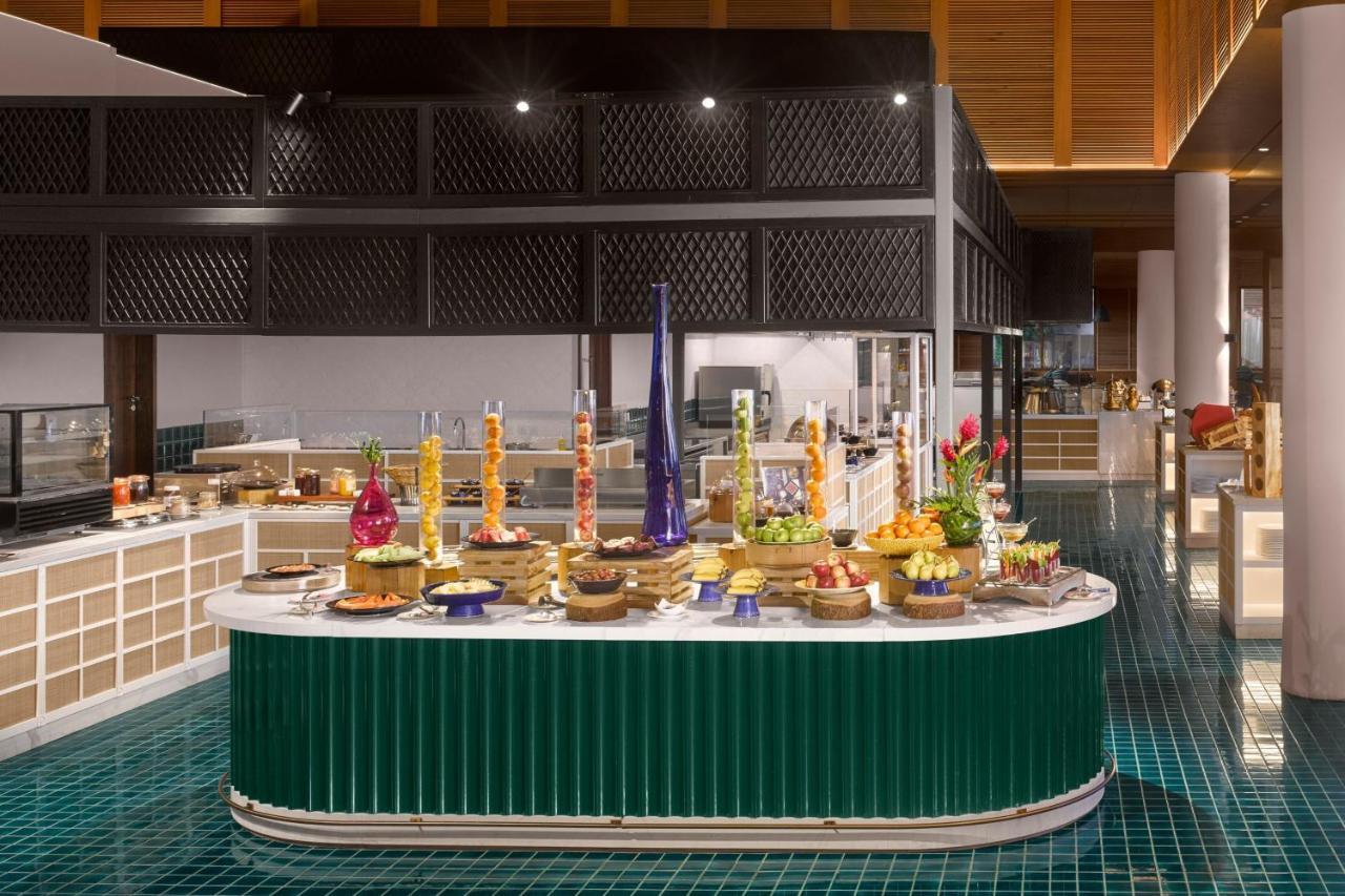 Le Meridien Ile Maurice Pointe aux Piments Εξωτερικό φωτογραφία The buffet at the hotel