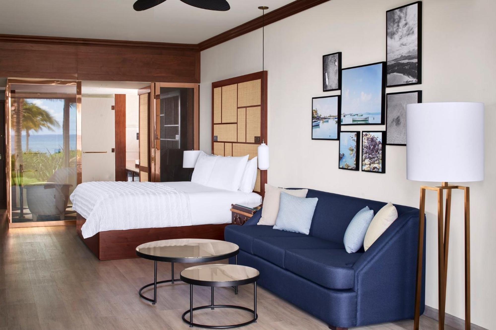 Le Meridien Ile Maurice Pointe aux Piments Εξωτερικό φωτογραφία A room at the Hilton Maldives Iru Veli