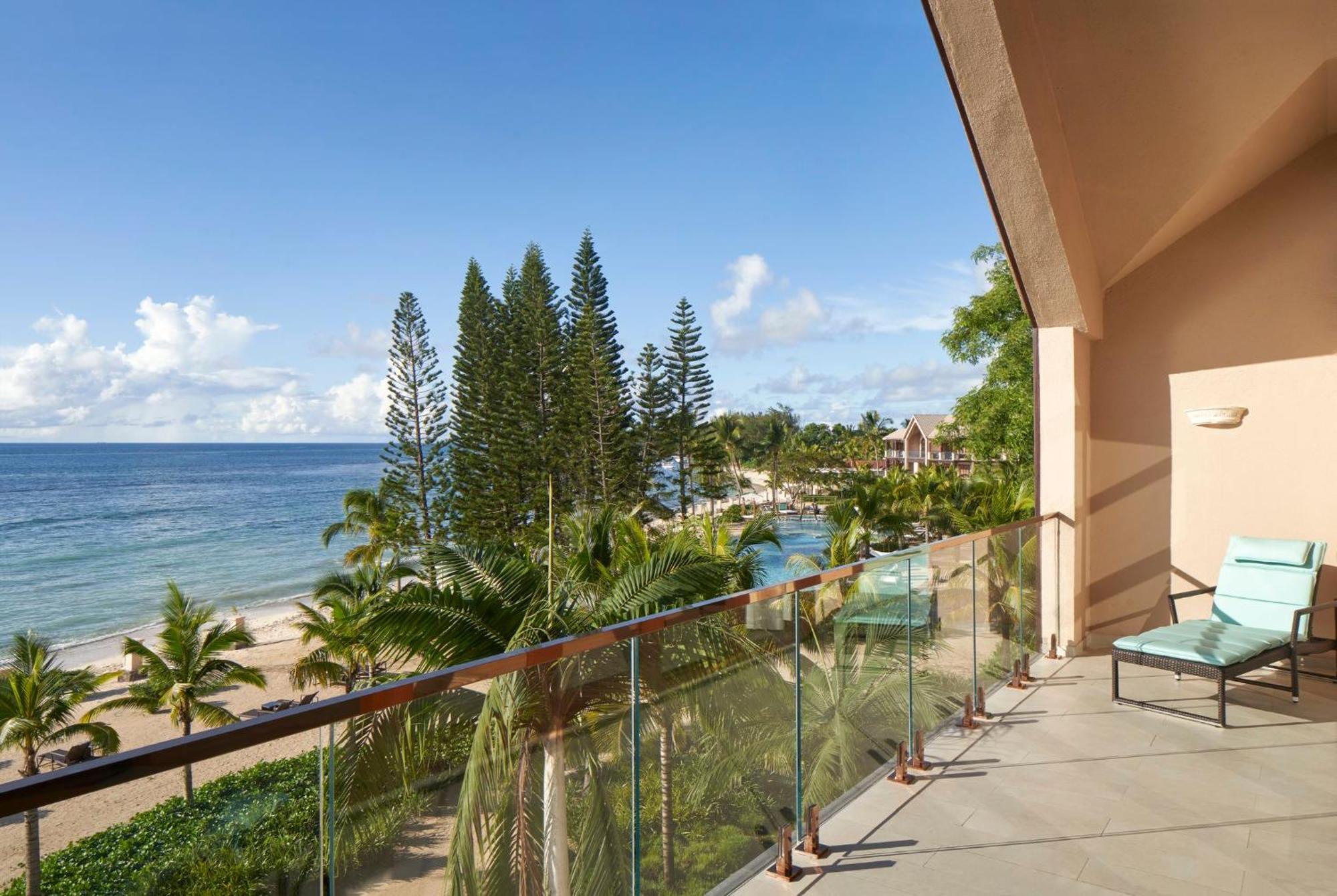 Le Meridien Ile Maurice Pointe aux Piments Εξωτερικό φωτογραφία View from a suite at the Four Seasons Resort