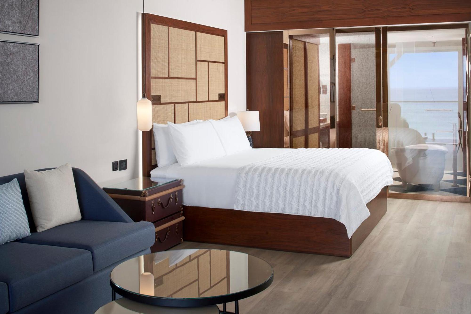 Le Meridien Ile Maurice Pointe aux Piments Εξωτερικό φωτογραφία A guest room at the Westin Maldives